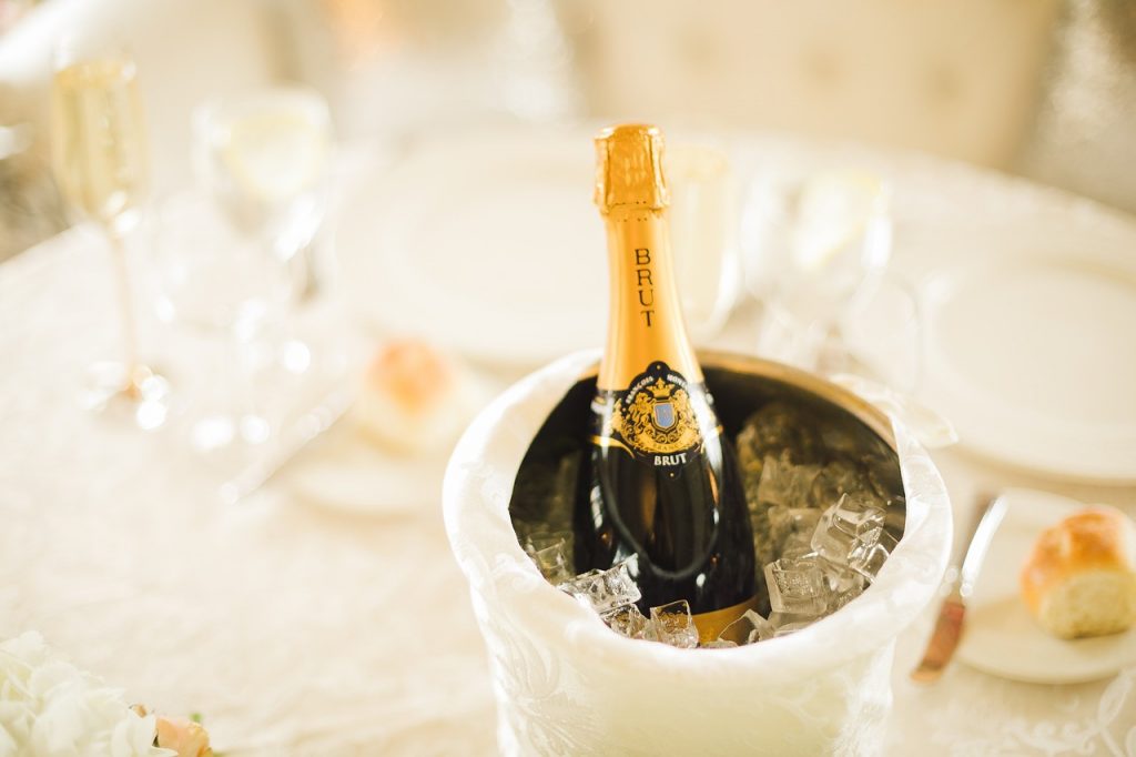 champagne, restaurant, ice-4736380.jpg
